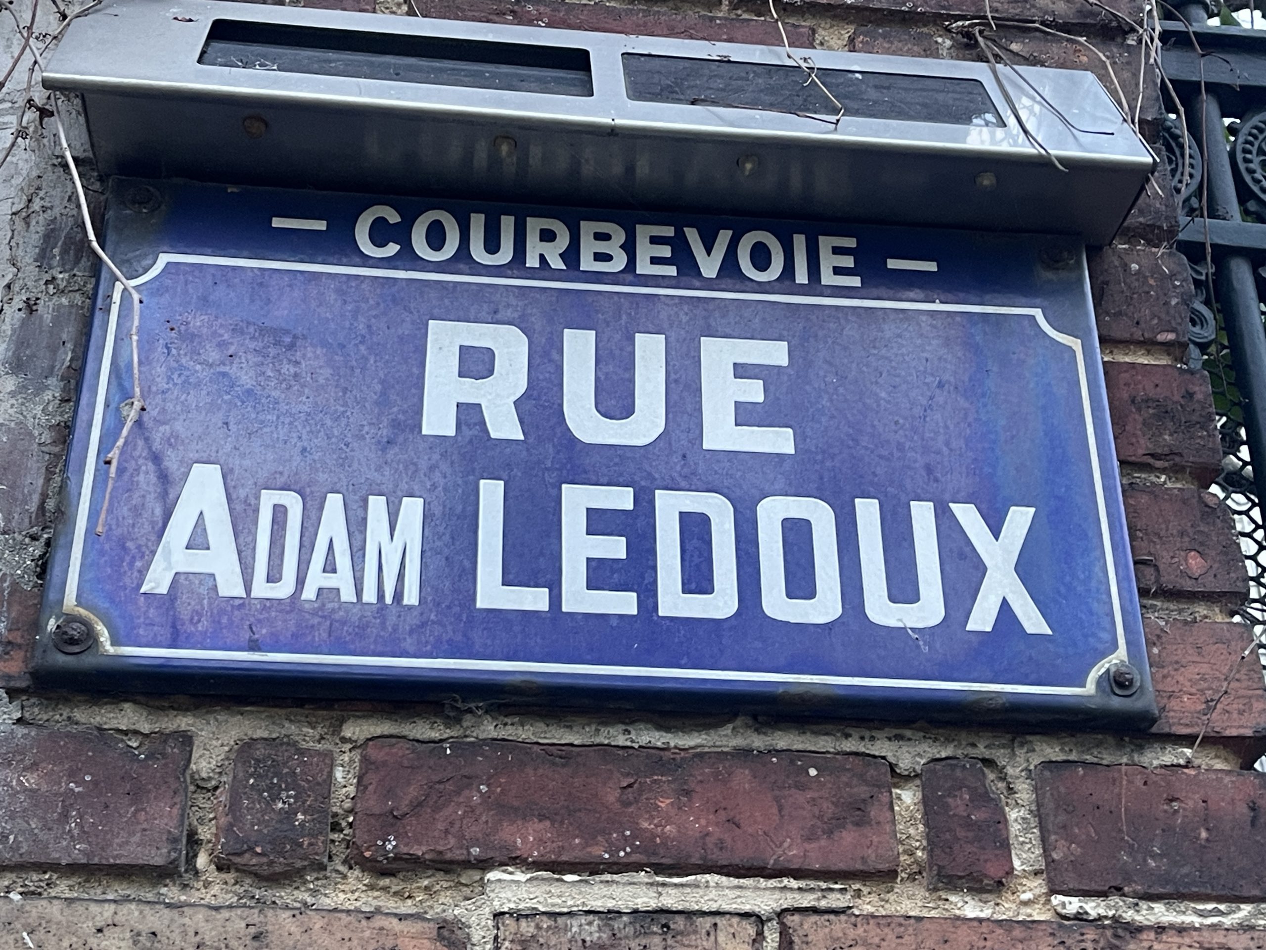 F4 COURBEVOIE