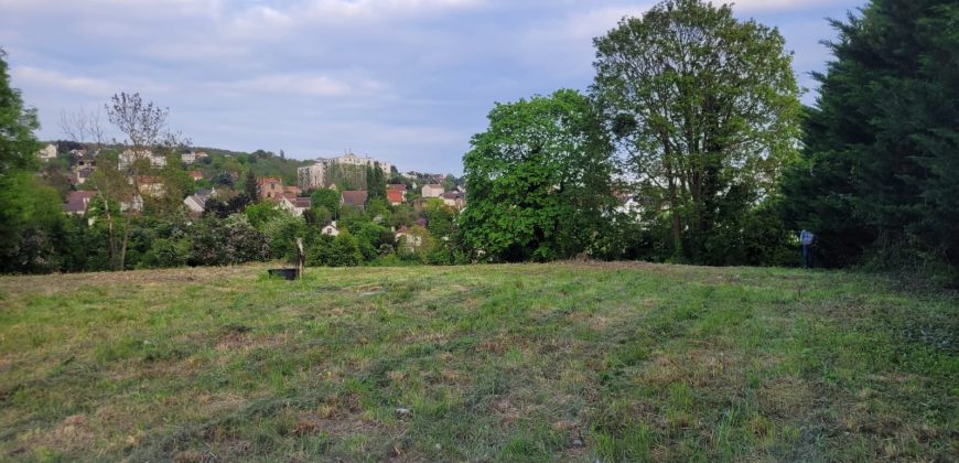 TERRAIN A LA FRETTE-SUR-SEINE